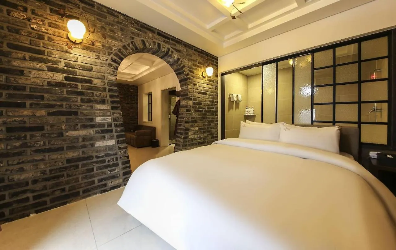 Ciel Hotel Seoul 3*,