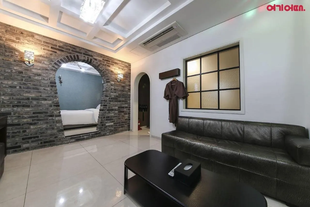 Ciel Hotel Seoul 3*,